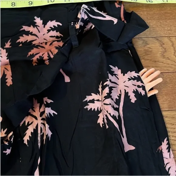 NWT Modcloth x Sugarhill Feeling the Breeze Black Palm Jumpsuit - Picture 8 of 14